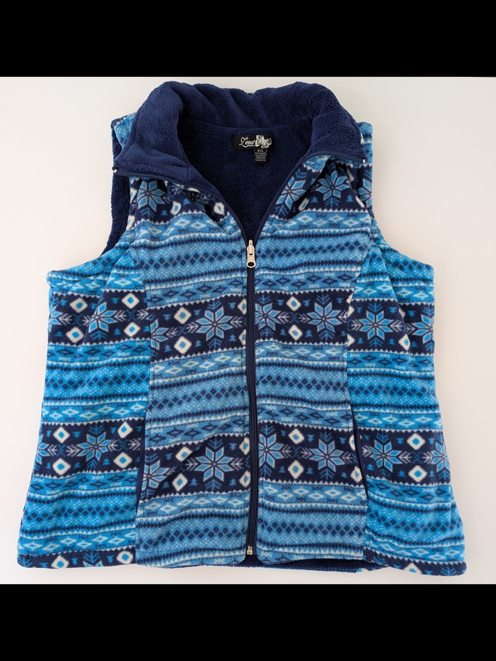 Lena Women L Petite Winter Fleece Vest  Blue Snowflake Print